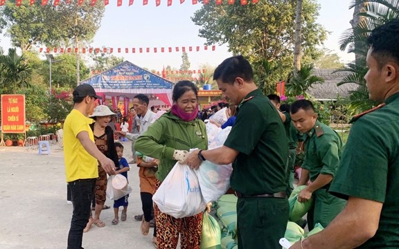 Đời sống người dân vùng biên giới của 2 nước luôn được chính quyền địa phương, các đoàn thể quan tâm.